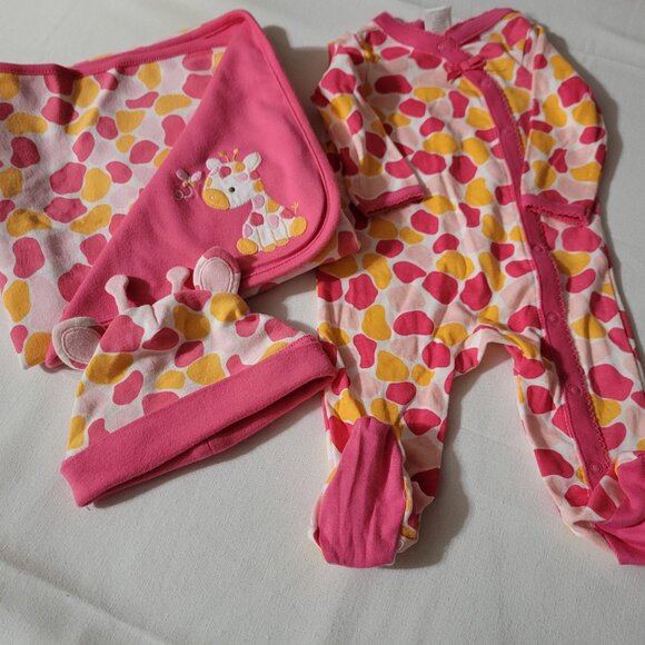 Gymboree Jolly Giraffe VGUC Blanket, NWT Outlet 0-3 Month Sleeper, Used 0-3 Hat - Picture 4 of 4